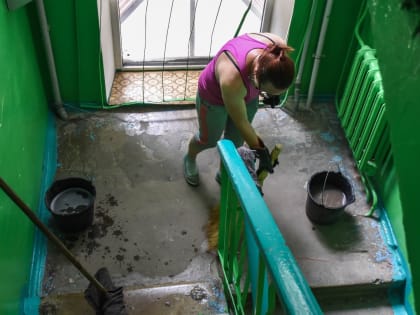 В Татарстане деньги на ремонт дома ушли на уборку подъезда от мусора