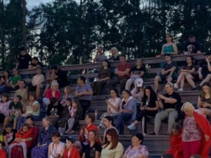 В Елабуге проходят еженедельные кинопоказы в “Гуляй-парке”