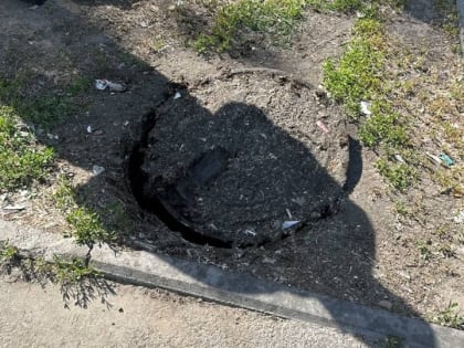 В центре Казани мужчина провалился в люк — соцсети