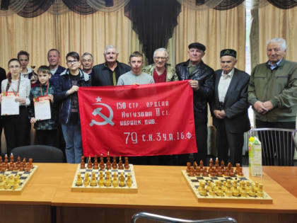 Сегодня в районом доме культуры г. Болгар прошёл шахматный турнир "Встреча поколений"