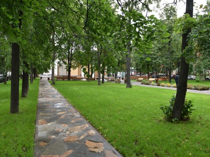 В сквере им.Аксенова покажут спектакль «Люська, Вовка... истории ребят из двора дома №12»