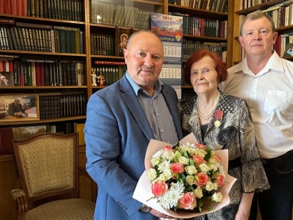 Равиль Ахметшин поздравил вдову Николай Демидова с 90-летием