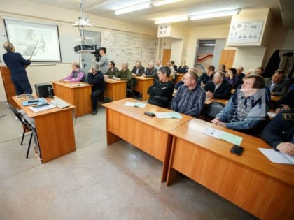 Электромонтер, кондитер и охранник: какие программы по переобучению граждан действуют в Татарстане