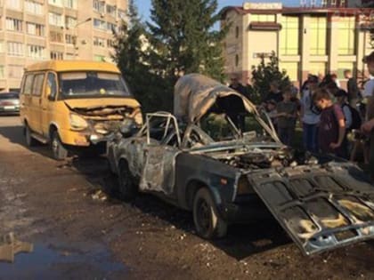 В Челнах дети взорвали брошенный автомобиль