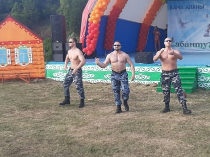 «Нынешние события — не повод для грусти»: как прошел Сабантуй в Камских Полянах