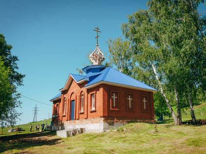 Епископ Мефодий совершил Божественную литургию в храме Казанской иконы Божией Матери села Ерсубайкино Альметьевского района