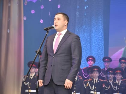 Прекрасную половину Челнов поздравили с наступающим 8 Марта