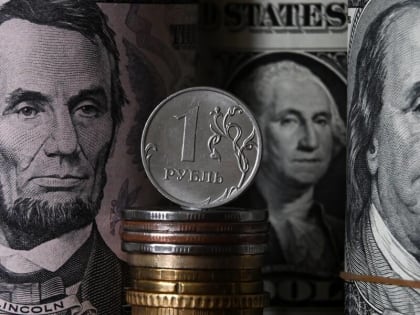 «Рубль будет постепенно ослабевать, это неизбежно»: валютный прогноз на 2025 год