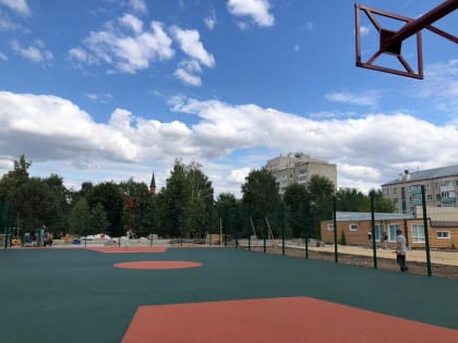 В казанском саду Рыбака завершается строительство площадок для тенниса и баскетбола