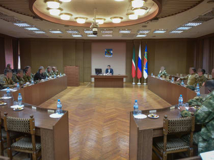 Фарид Салахов встретился с военнослужащими, находящимися в отпуске