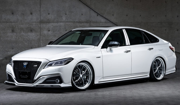 Toyota Crown Hybrid AZSH20/AZSH21 available to import to Australia