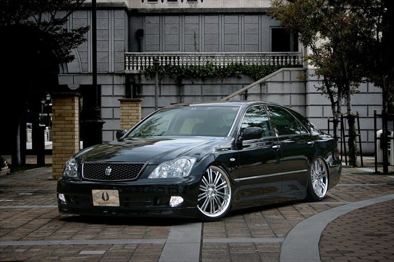 Toyota Crown GRS182 available to import to Australia