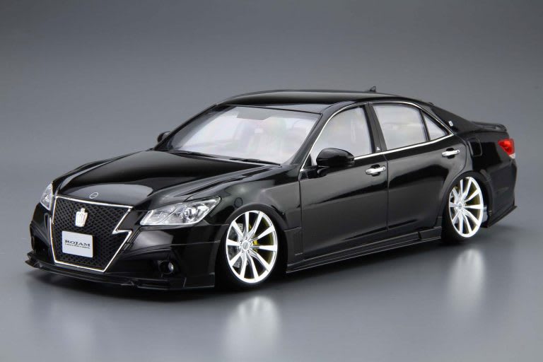 Toyota Crown GRS214 available to import to Australia