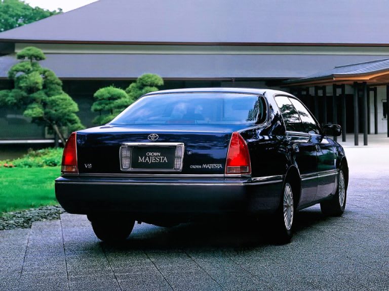 Toyota Crown MAJESTA UZS171 available to import to Australia