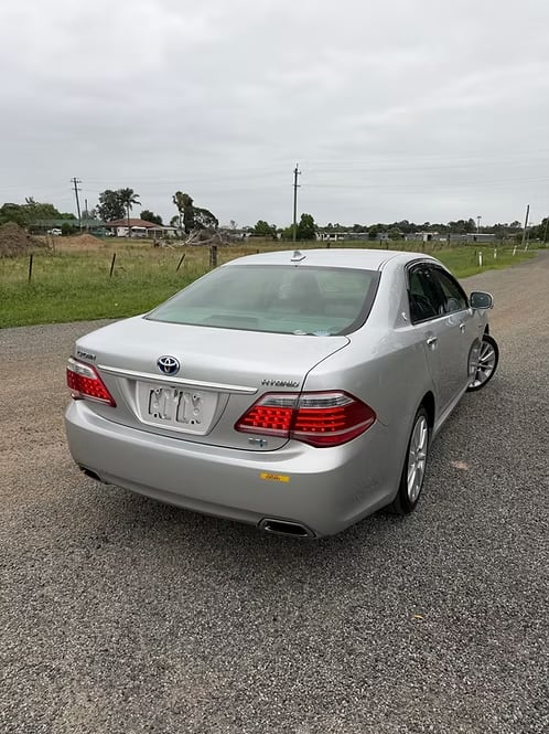 Toyota Crown Sedan 2010