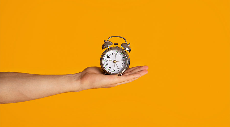 hand-holding-clock