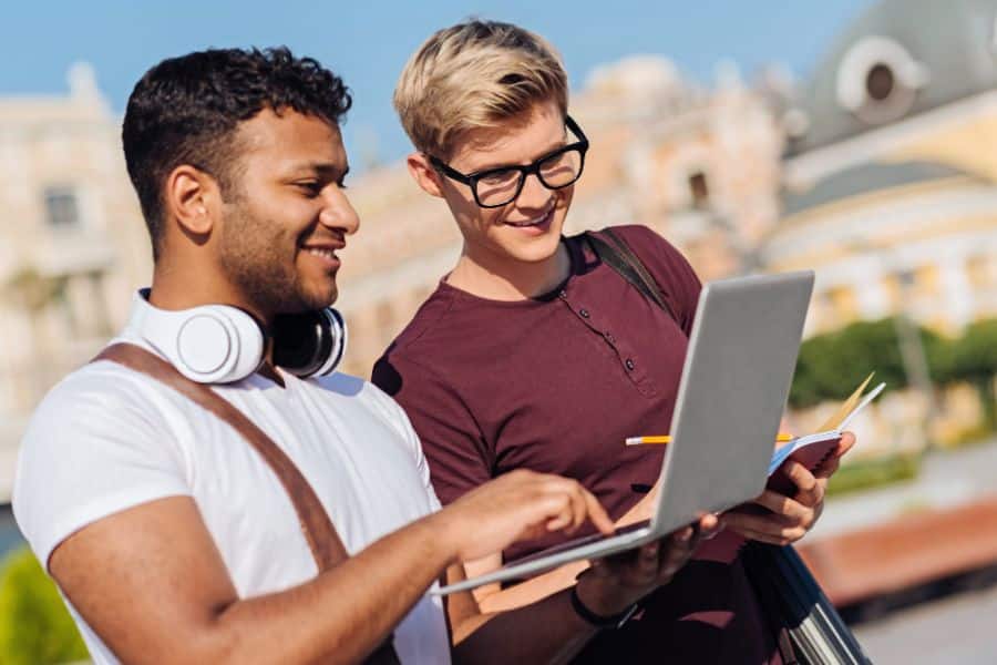 student abroad applying for driver's licence renewal