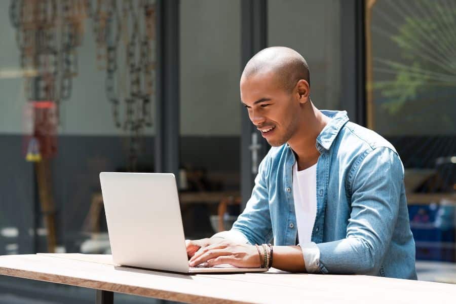 student booking driver's licence renewal
