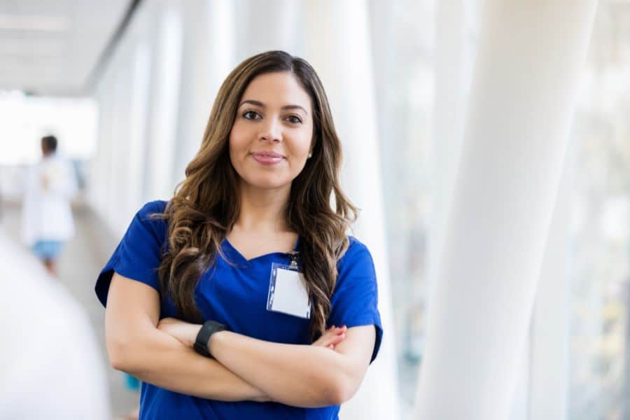 student studying to be a nurse with the help of nursing bursaries