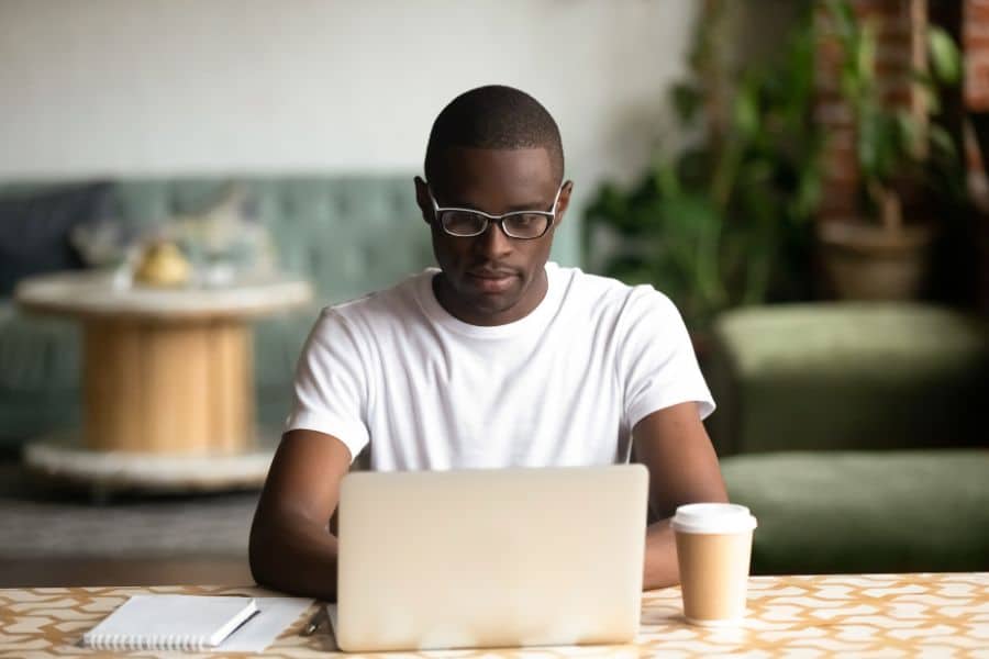 learner applying for a matric rewrite online at elroi academy