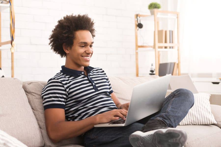 student applying for funding after sending late applications to tertiary institutions