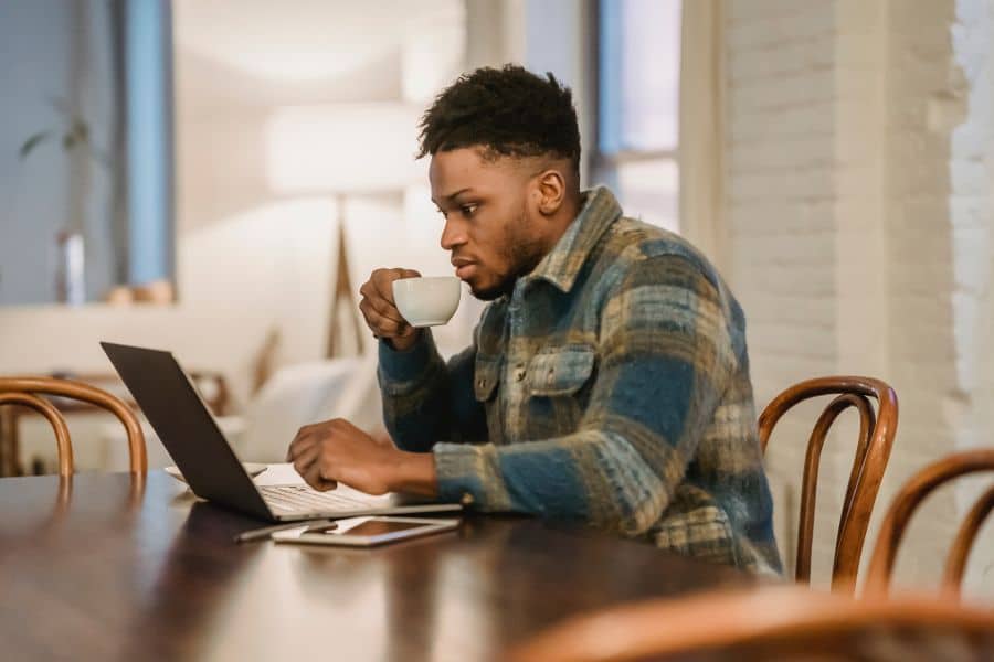 student researching how to write a job motivation letter