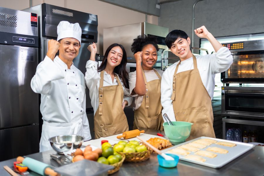 students learning how to become a chef