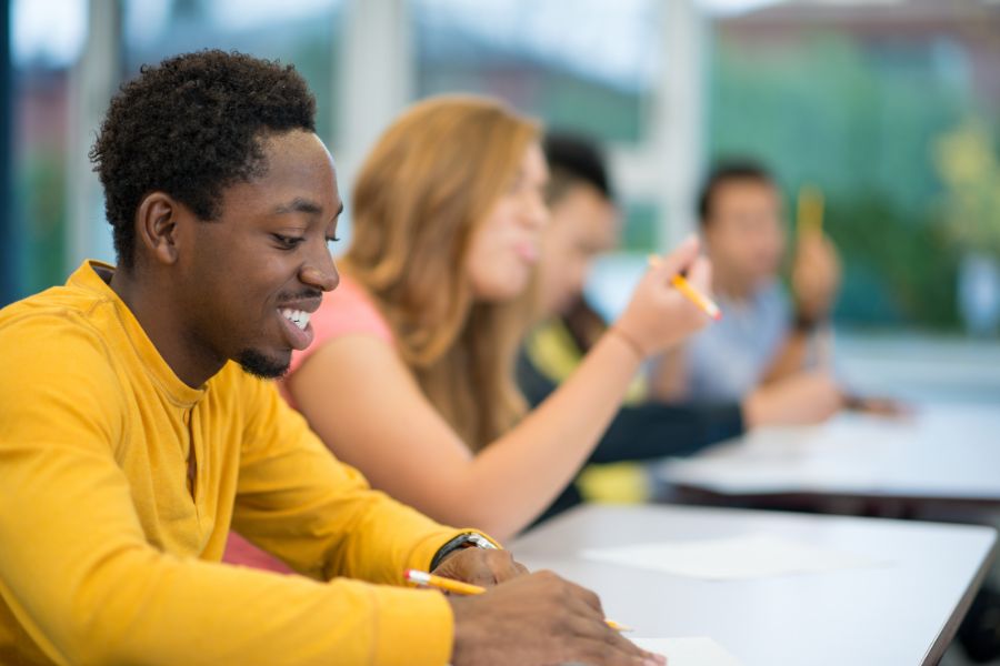 students viewing an extended degree programme