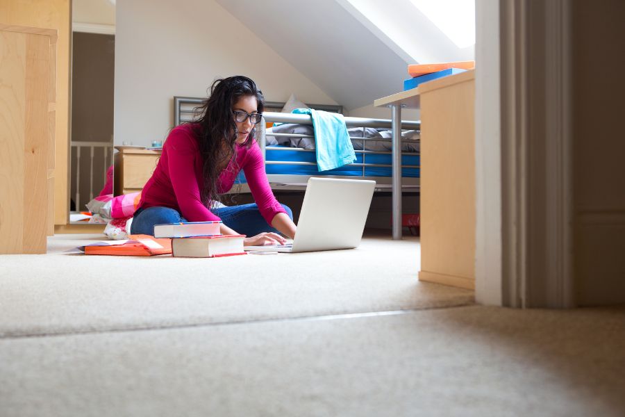 student researching student accommodation in bloemfontein