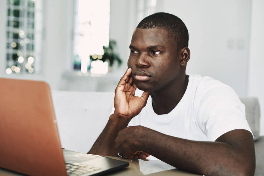 graduate identifying red flags during job search