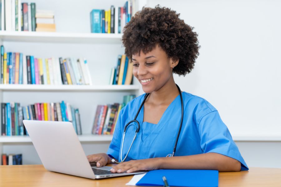 government worker applying for funding at nsfas