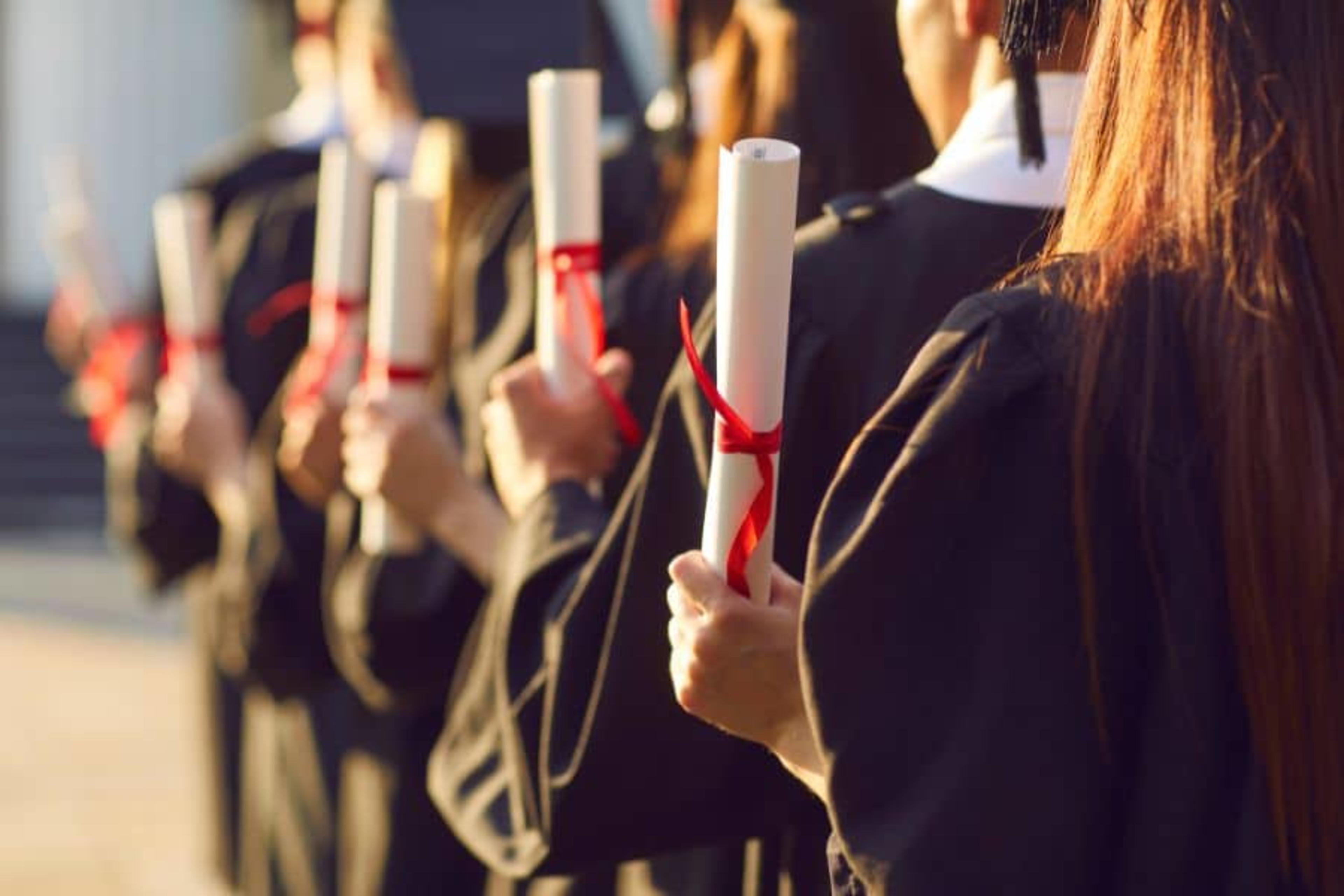 Diploma vs Degree: What’s the Difference?