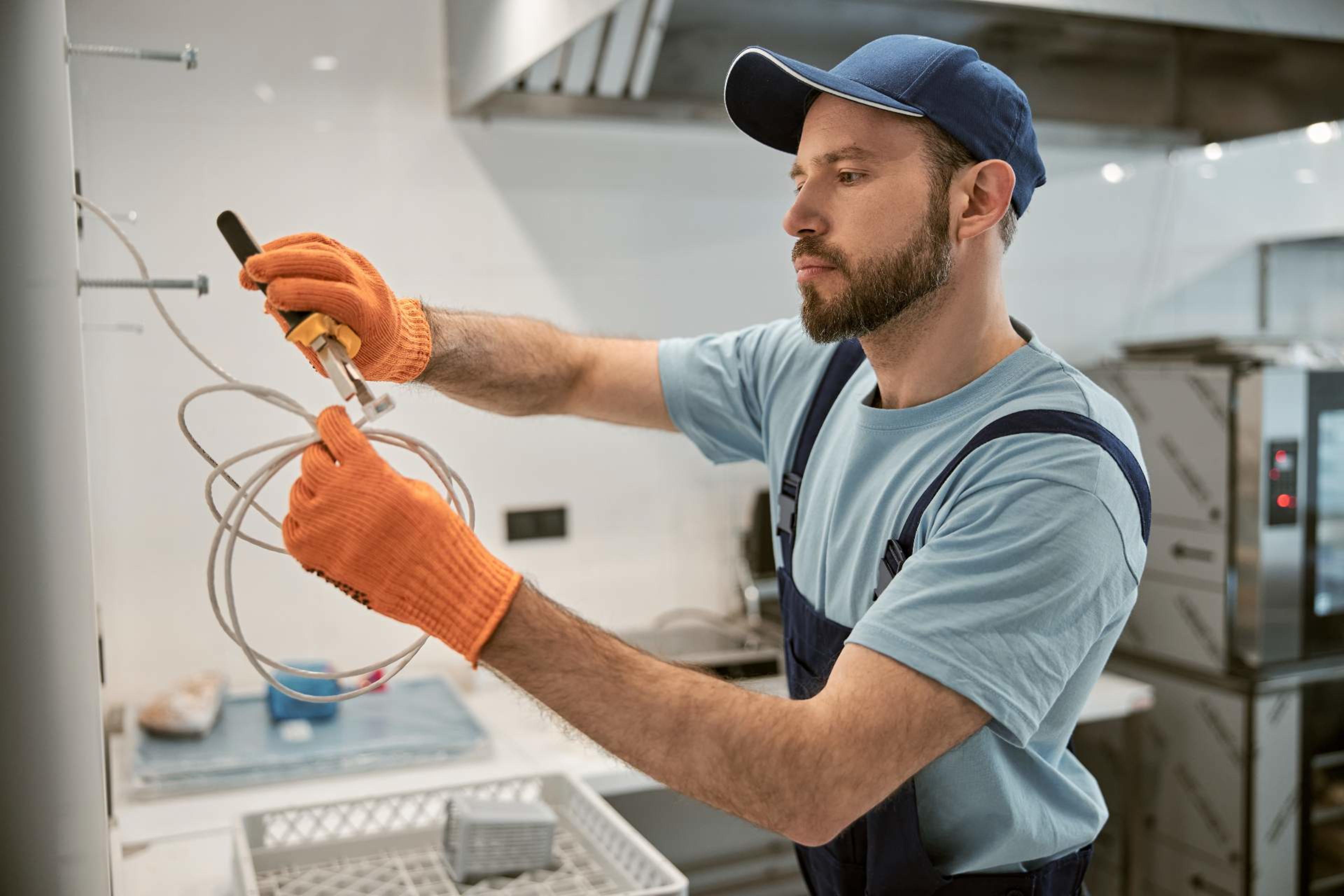 How to Become an Electrician in South Africa