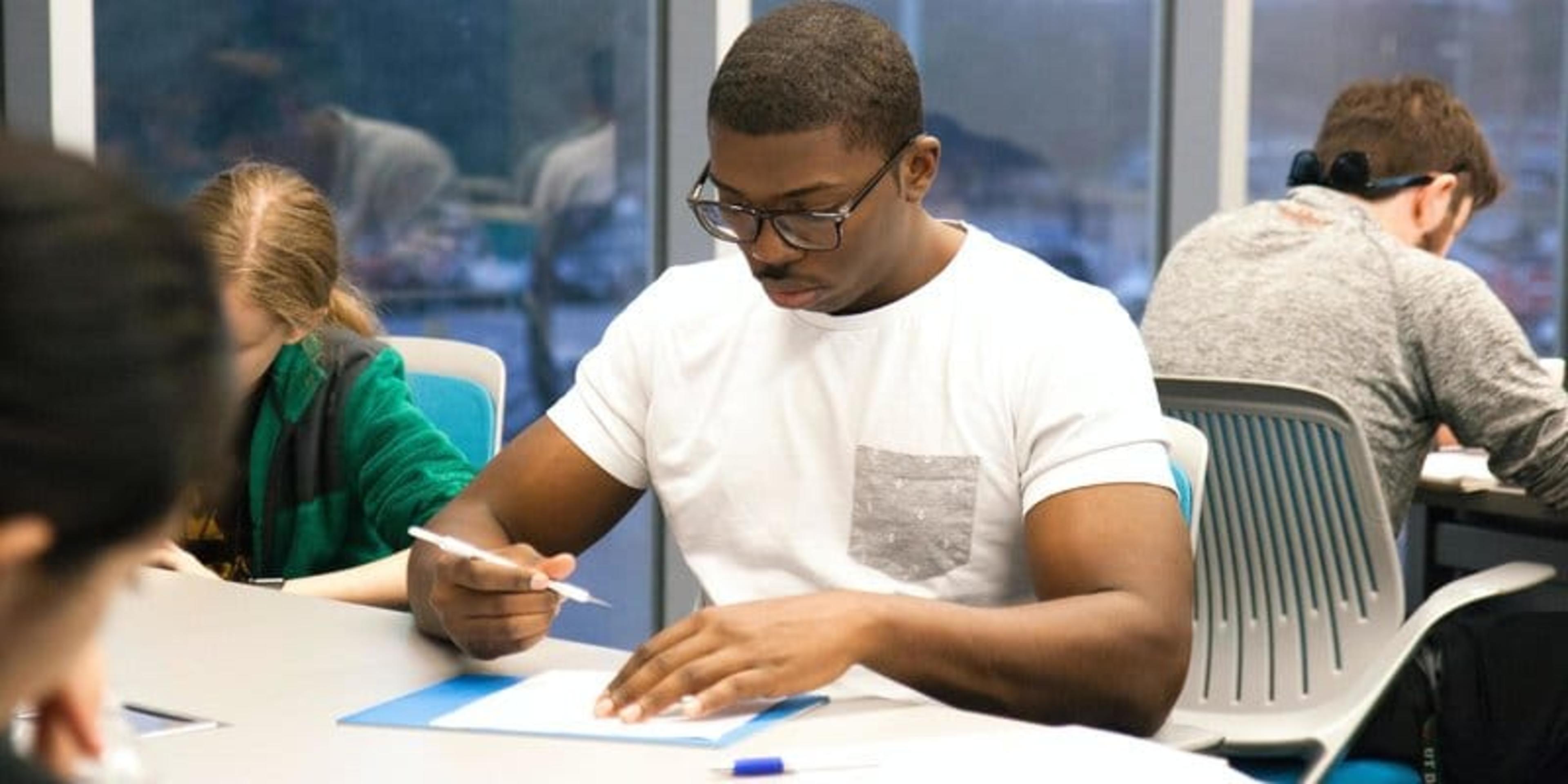 How to Apply for a Student Loan
