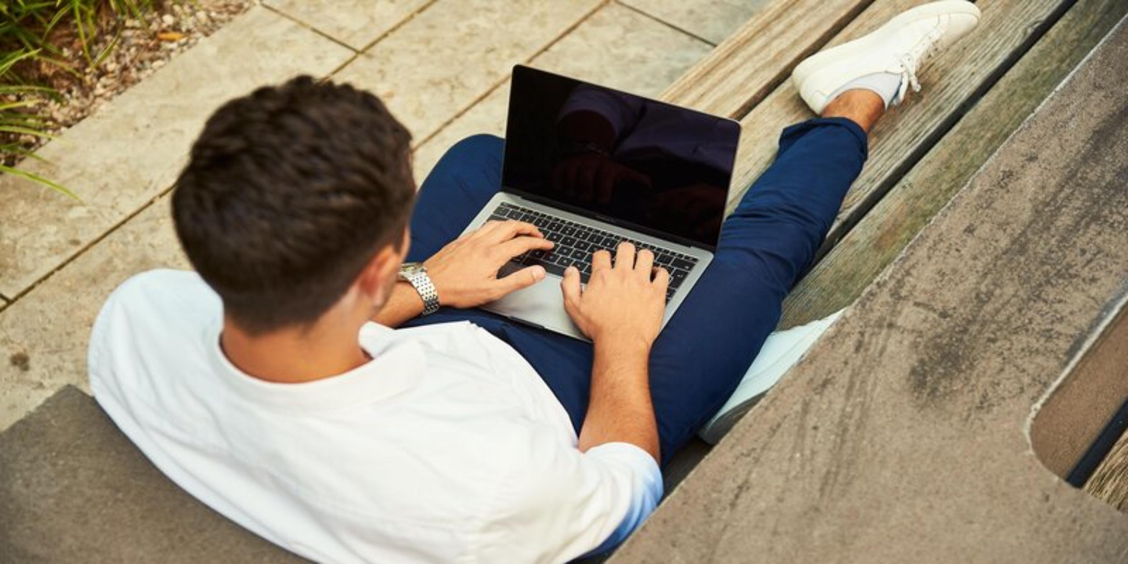 The Pros and Cons of Freelancing