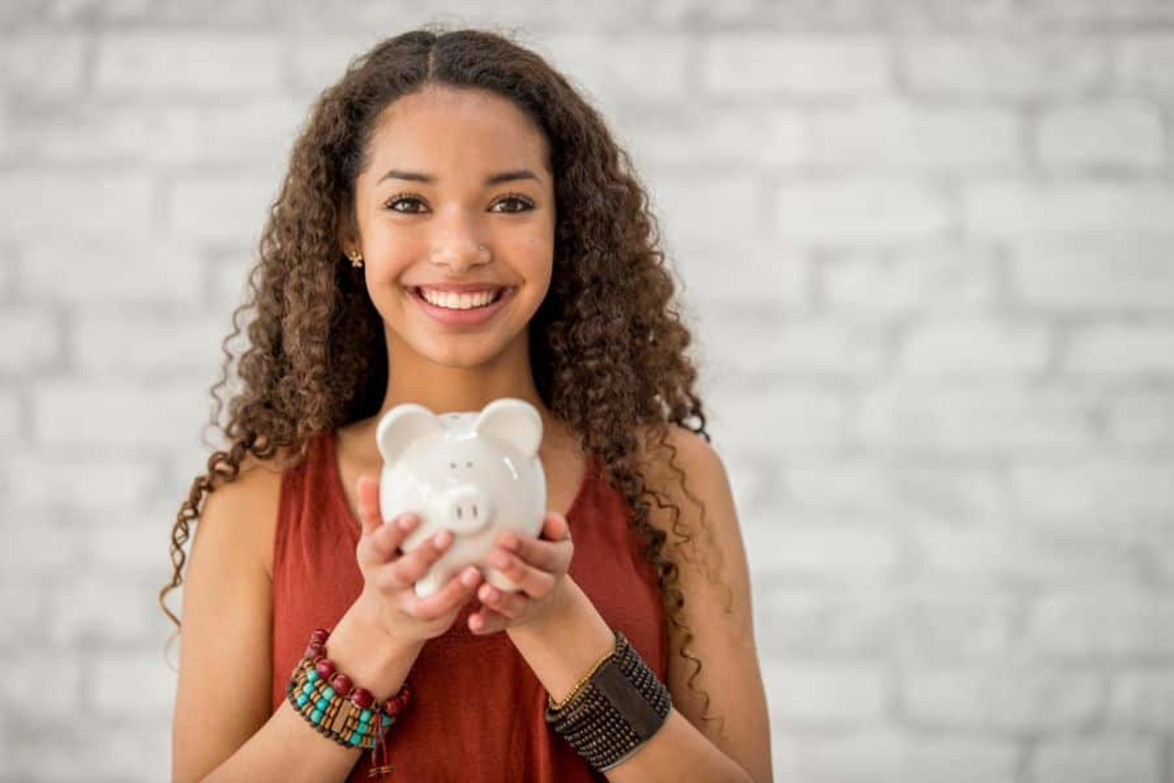 How to Save Money These December Holidays
