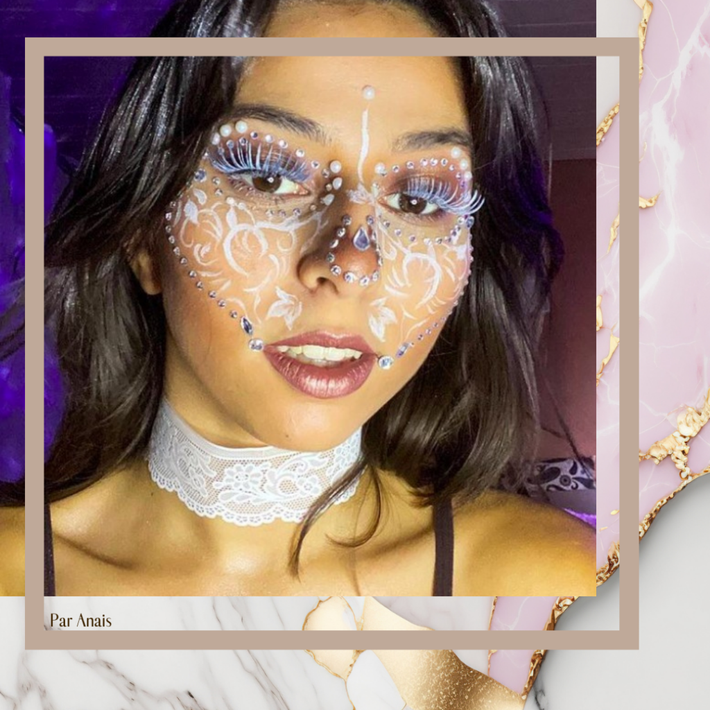 Maquillage fantastique avec prothèses