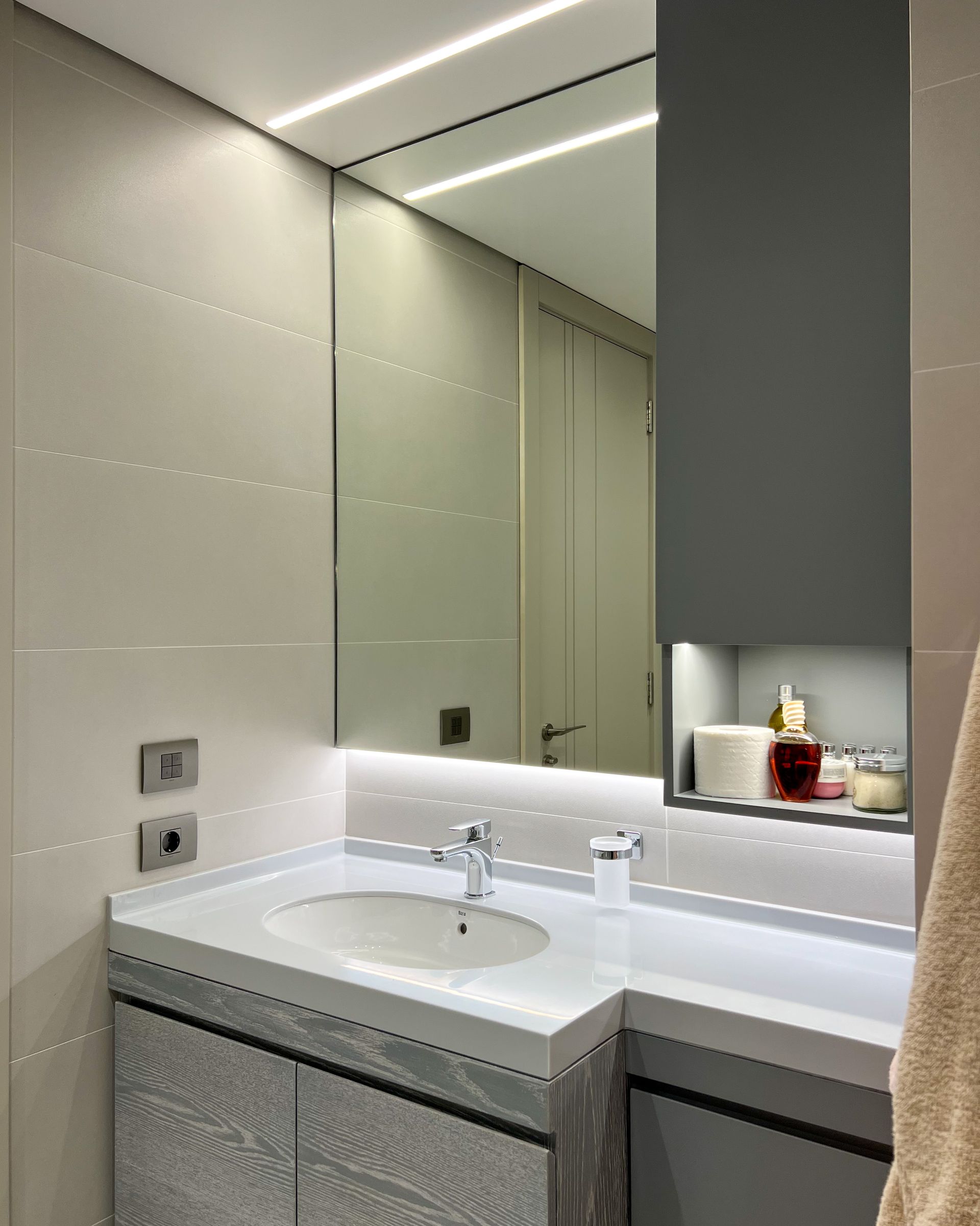 Bathroom interior design 8