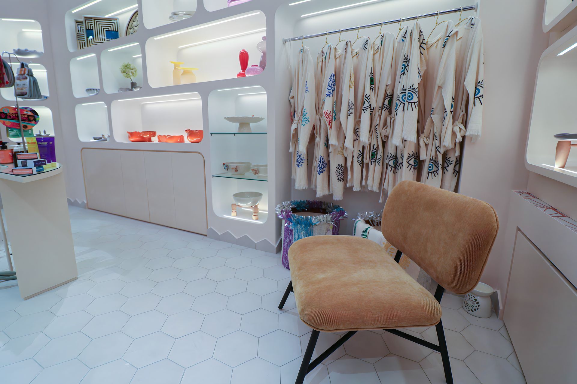 Retail interior design 10