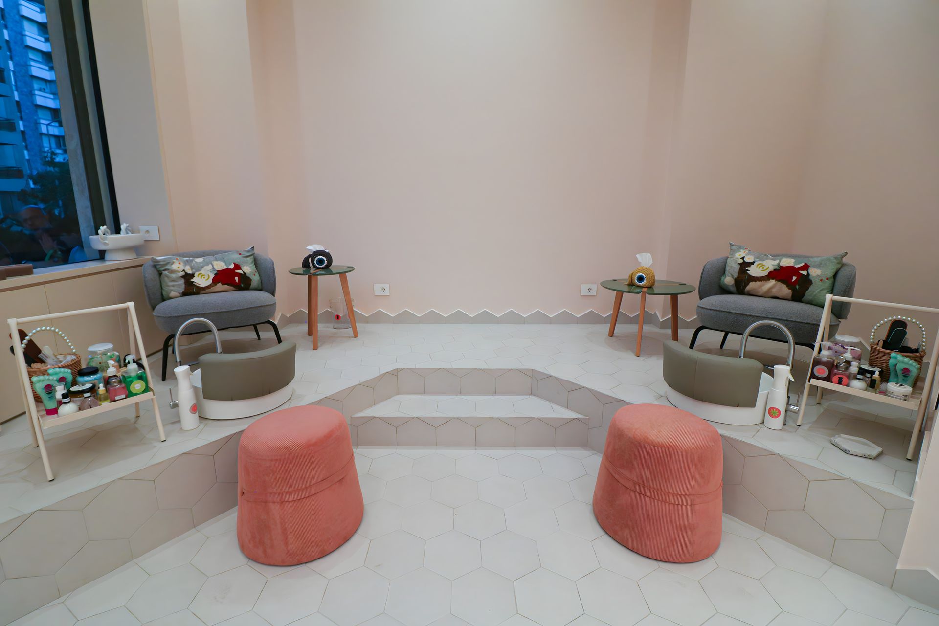 Retail interior design 13