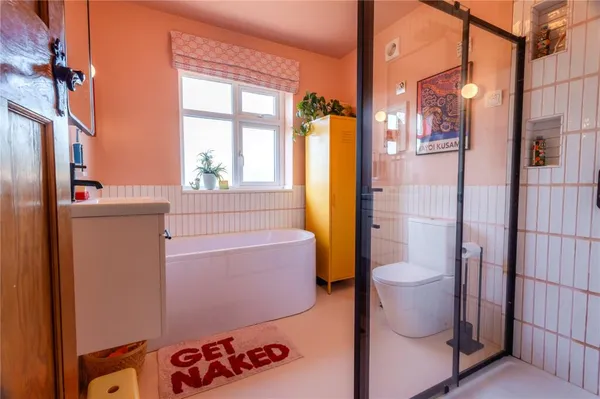 Bauhaus Bathroom