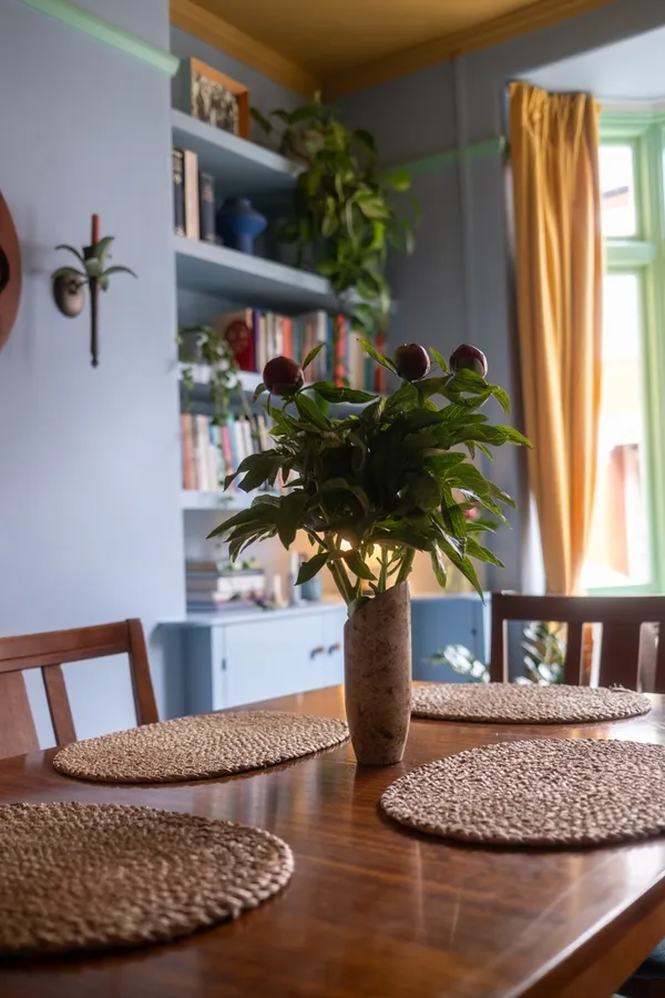 Dining room flowers