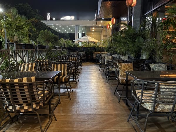 One Door Down 1 — Bar, Brewery, Manufacturer, Service restaurant in Sushant Lok Gurgaon, Delhi