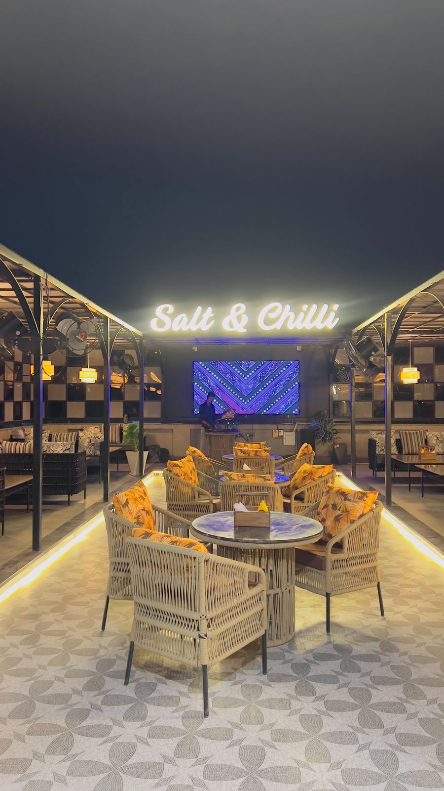 Salt & Chilli — Restaurant restaurant in Sector 43, Faridabad, Delhi