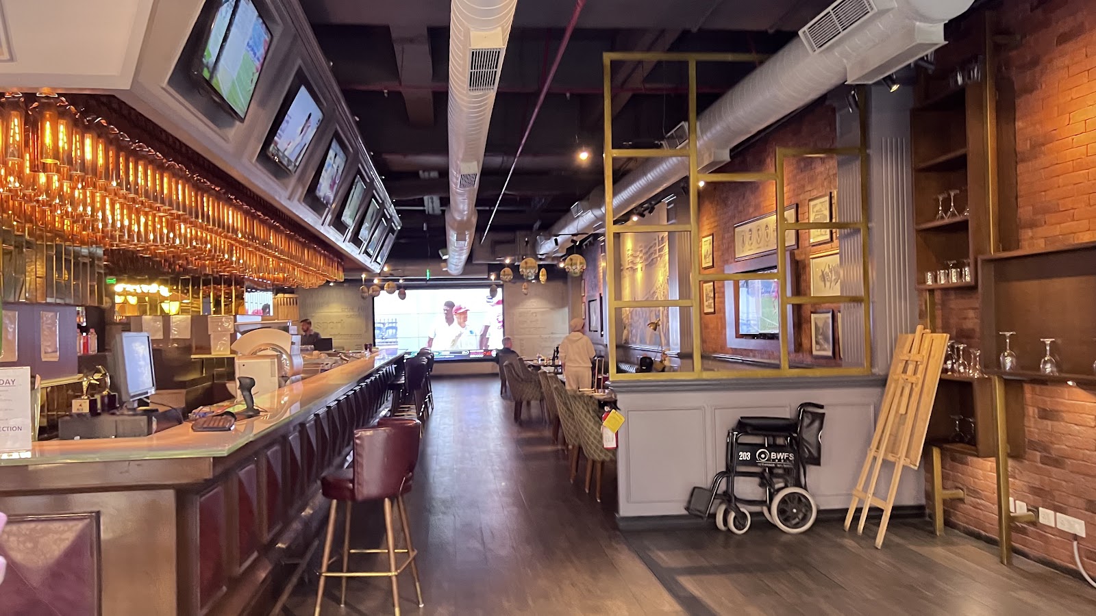 The Irish House — Bar restaurant in New Delhi, Delhi