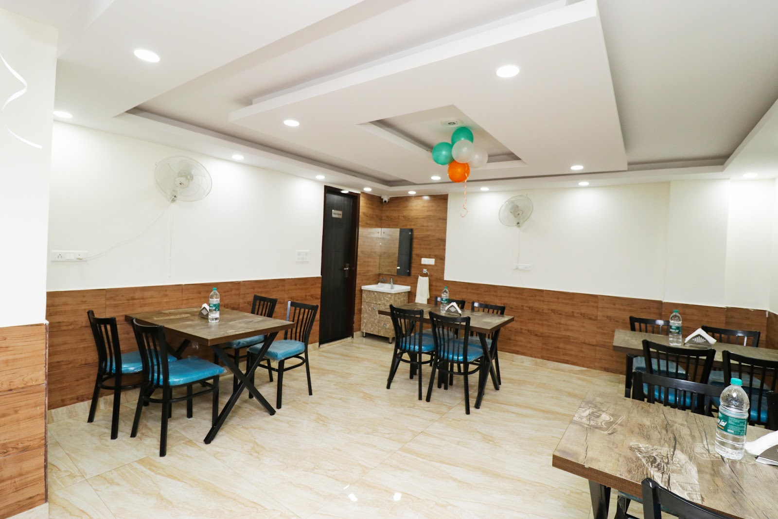 Shivakainn Restaurant — Restaurant restaurant in Kapas Hera, New Delhi, Delhi