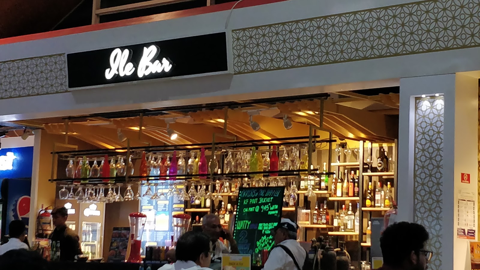Ile Bar — Bar restaurant in New Delhi, Delhi