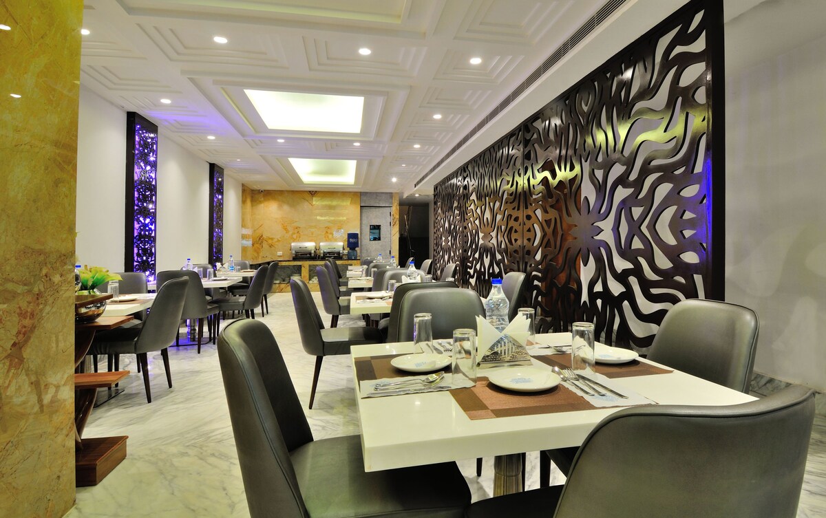 Restaurant & Cafe — Restaurant restaurant in Mahipalpur, New Delhi, Delhi