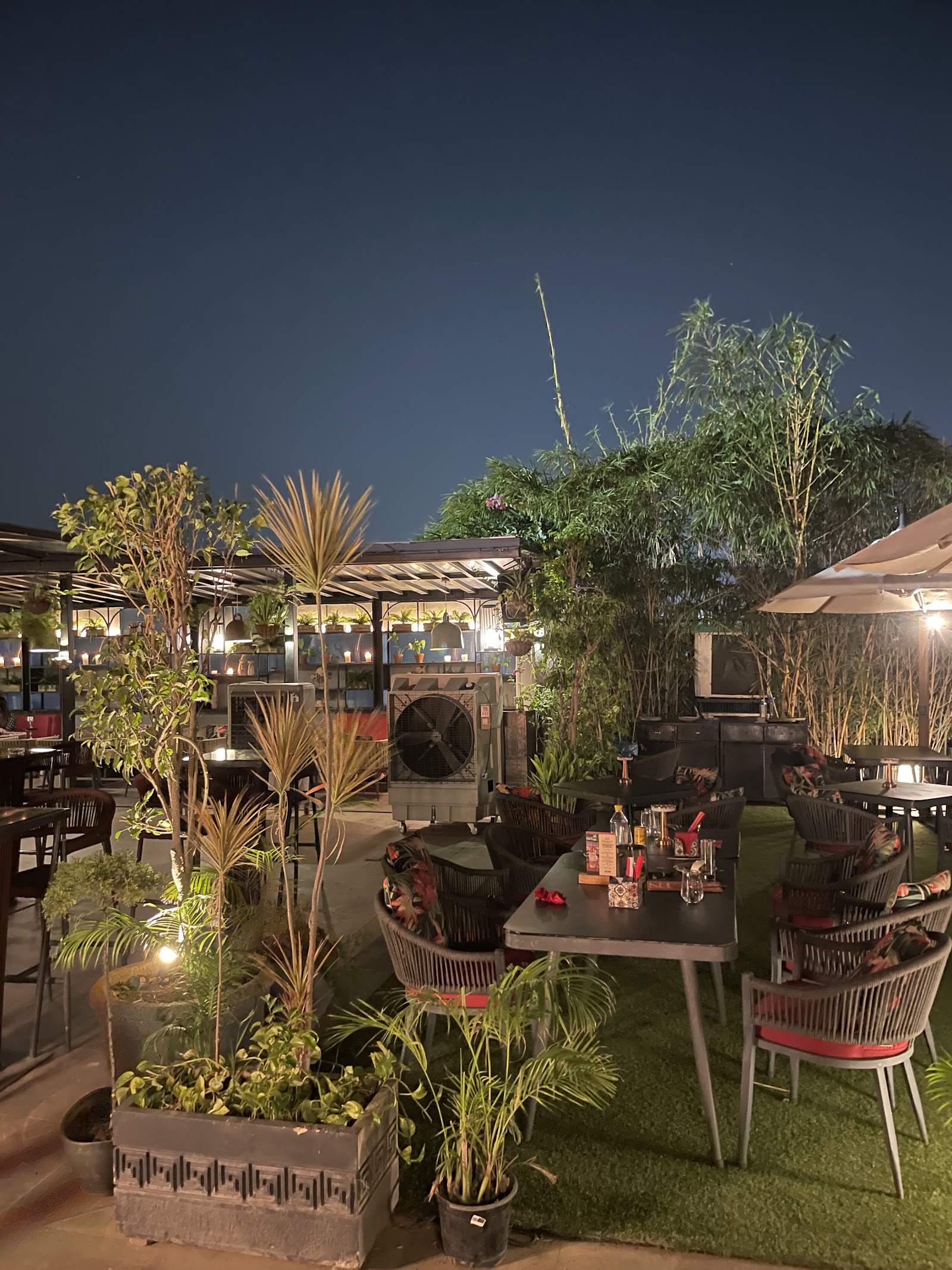 IVY - The Island Bar — Bar restaurant in Vasant Kunj, New Delhi, Delhi
