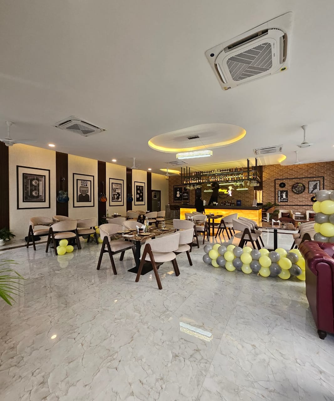 Wagon Line — Restaurant restaurant in Delhi Cantonment, New Delhi, Delhi